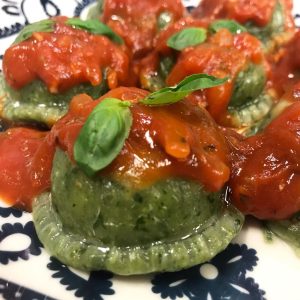 Sorrentinos de Espinaca, Ricotta y Mozzarella c/salsa bolognesa