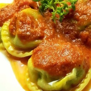 Sorrentinos de Espinaca, Ricotta y Mozzarella c/salsa Fileto